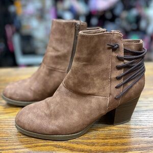 MAURICES | Gloria brown lace back ankle boots/booties